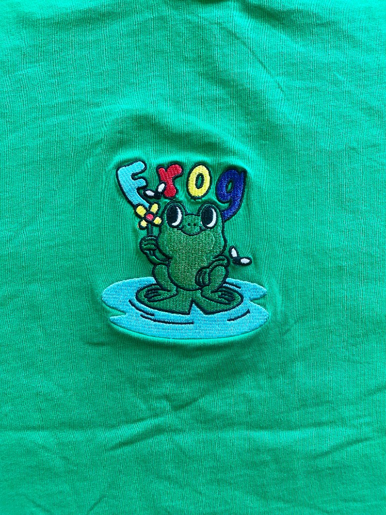 Cool Shirtz Play Cool Frog Cropped T-Shirt Size Xs Cold Ones Very Cool — image 2 of 5